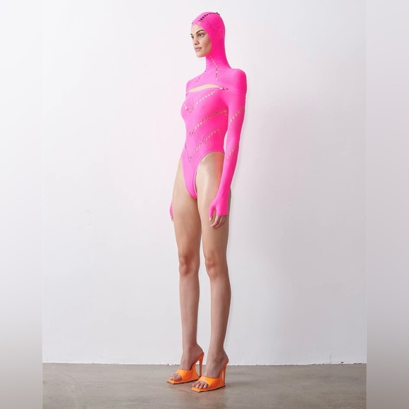 Poster Girl Pearl Bodysuit in Hot Pink - Picture 3 of 12